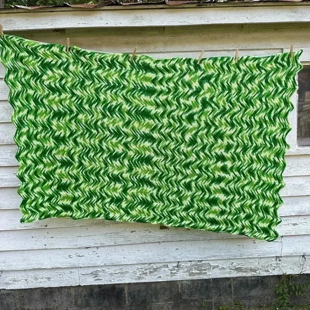 variegated‎ Green Chevron Afghan Retro Throw Crochet Grandma excellent condition